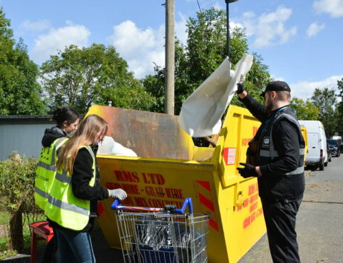 Axis Joins Forces with L&Q for Neighbourhood Clean Up